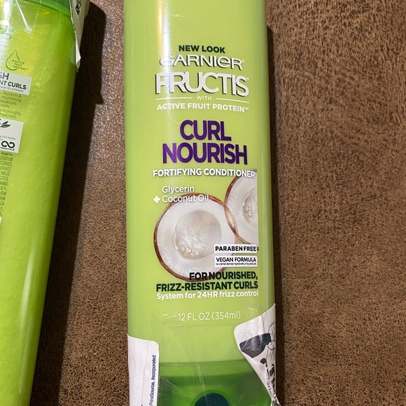 Garner Fructis Curl Nourish Fortifying Shampoo and Conditioner (New) - Picture 8 of 10